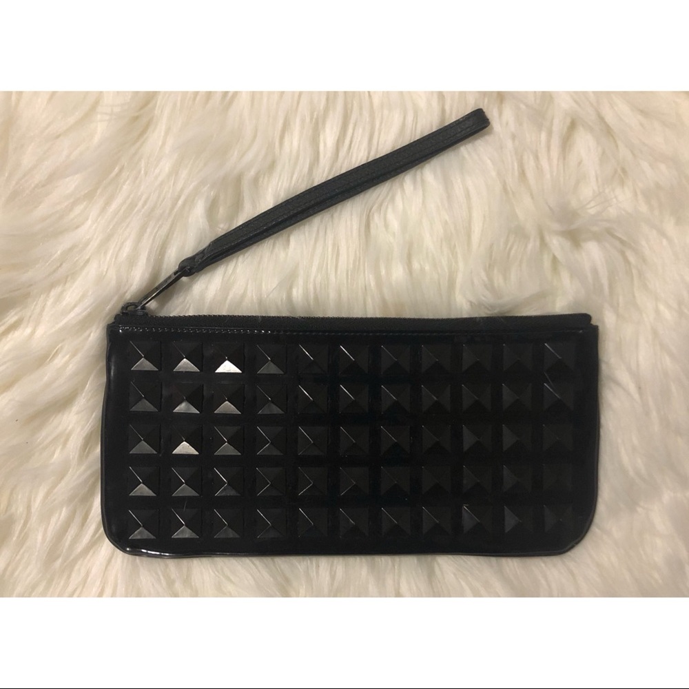 *TRADE* Pyramid Studded Patent Leather - Picture 4 of 7